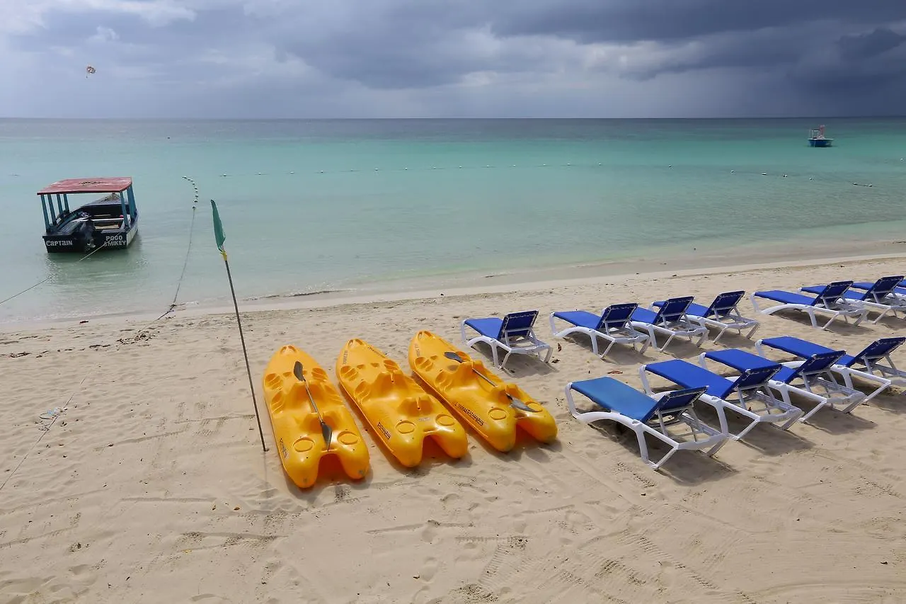 Merrils Beach Resort II 네그릴